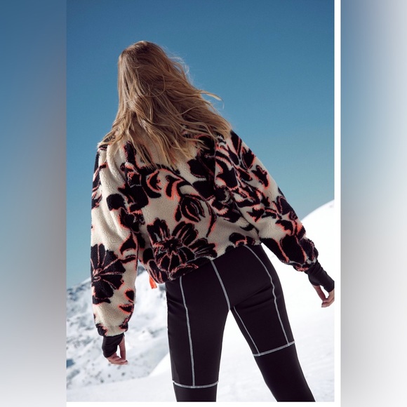 Hit The Slopes Printed Pullover - Picture 2 of 3